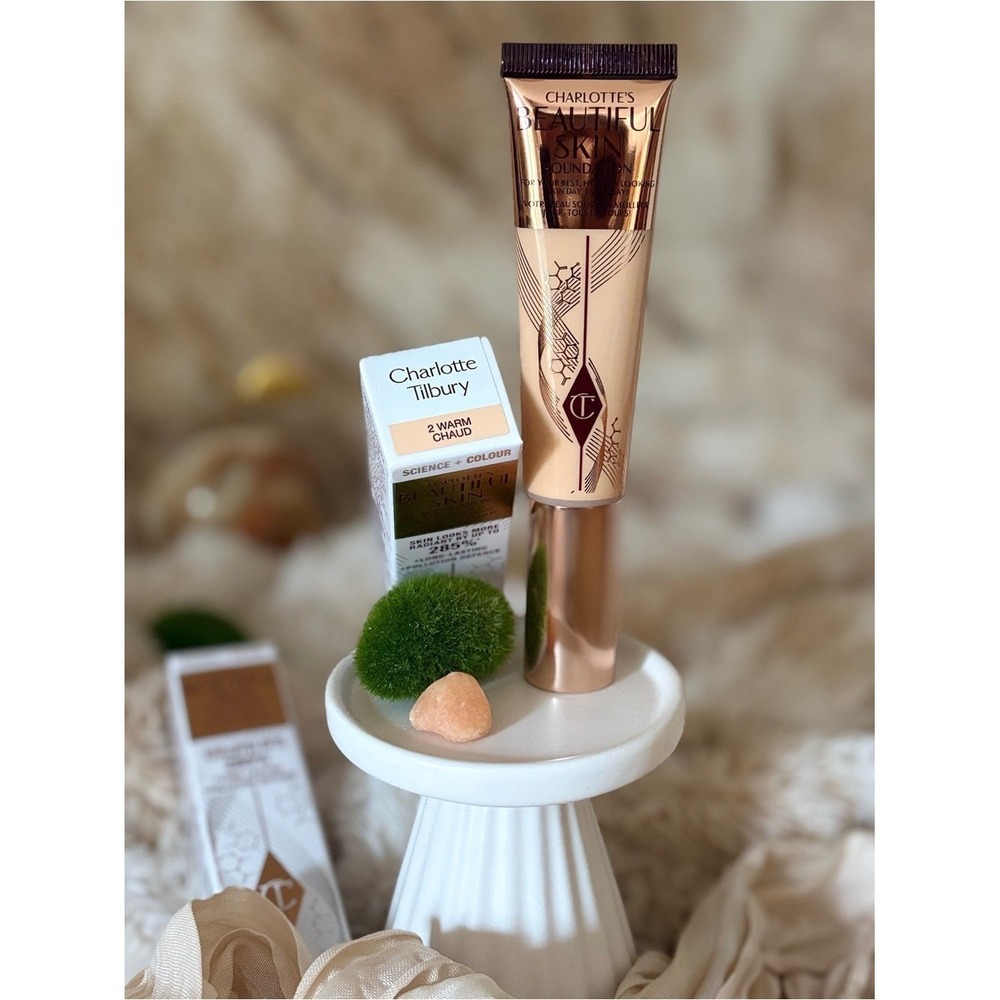NIB Charlotte Tilbury Dewy Skin Tint – Shade Neutral 2